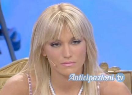 Uomini e Donne gossip: i tronisti più deludenti e gli scandali che hanno fatto arrabbiare la De Filippi