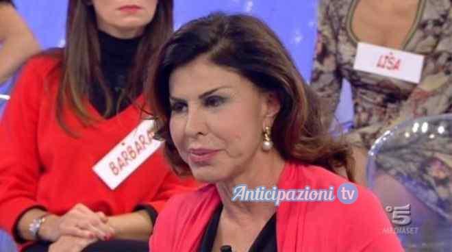 Uomini e Donne gossip: la De Filippi contro la dama Alba
