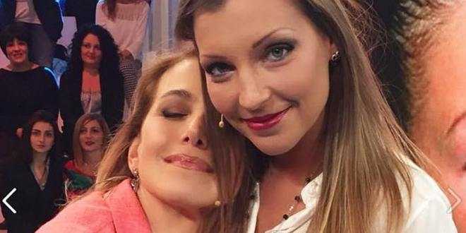 Uomini e Donne gossip: Tara invidiosa di Aldo e Alessia? La sua faccia in puntata non è sfuggita a nessuno