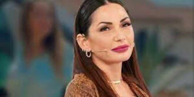 Uomini e donne, Ida Platano criticata per il suo impegno al lavoro: arriva la sua replica