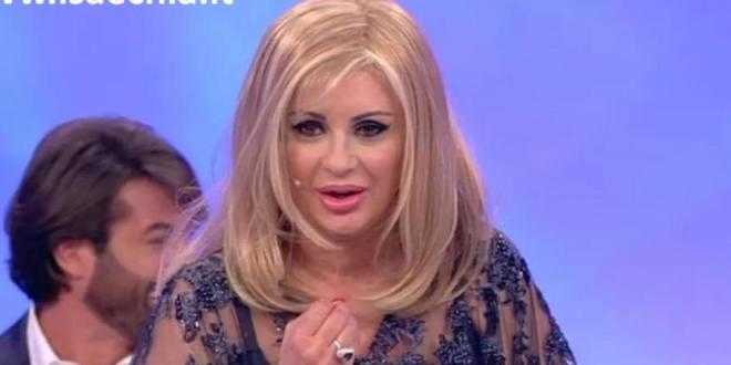 Anticipazioni Uomini e Donne, in puntata si presenta un ex di Tina