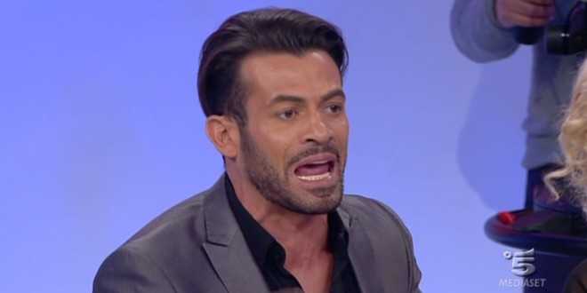 Uomini e Donne, Lucas e Giulia: la redazione tace, Gianni Sperti durissimo su Instagram!