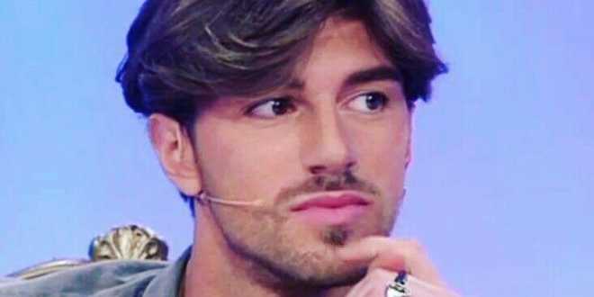 Uomini e Donne news: Andrea Damante nei guai, una sua corteggiatrice scrive…