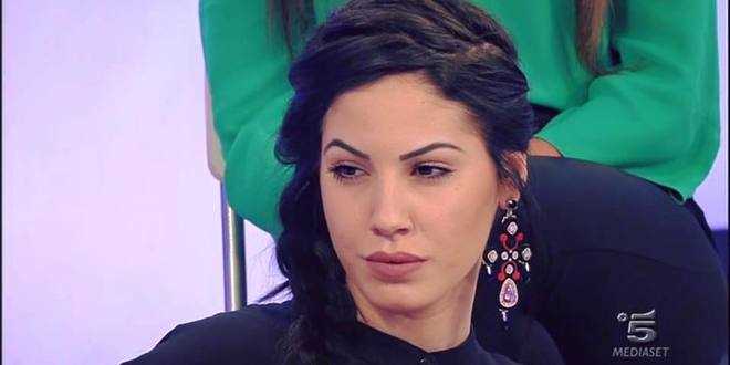 Uomini e Donne news: Giulia De Lellis prende una decisione coraggiosa… ma servirà?