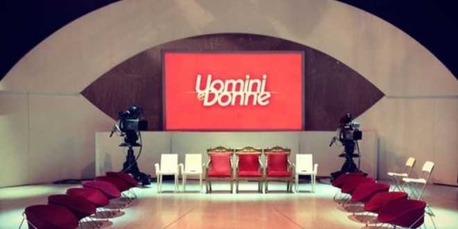 Uomini e Donne news: i nuovi tronisti ci sono, gli indizi di Raffaella Mennoia