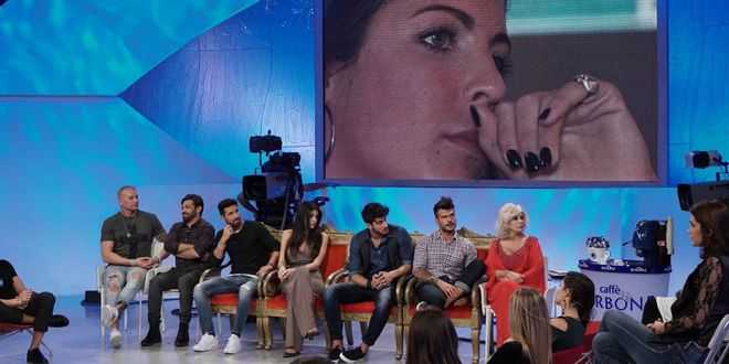 Uomini e Donne news: le tre coppie che sono sulle liste nera della redazione, ecco perché