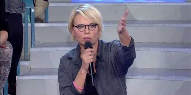 Uomini e Donne news: lo sgarro di due tronisti a Maria De Filippi