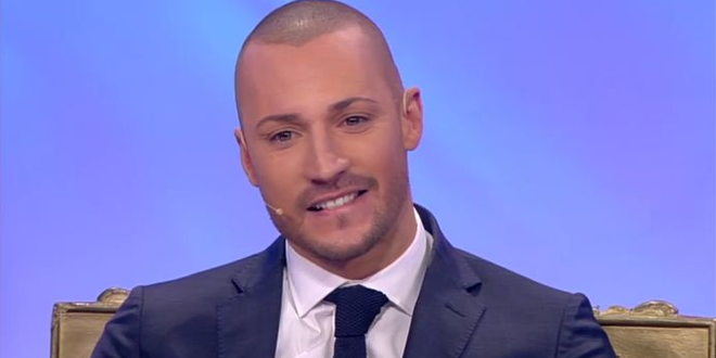Uomini e Donne news, Manuel: le parole forti contro il padre e il gesto d’amore per la madre