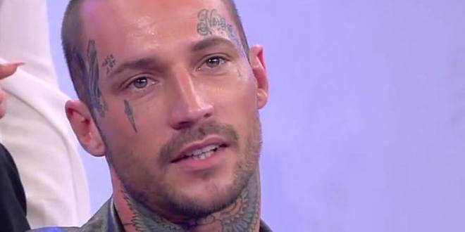 Uomini e Donne news: Manuel Vallicella porta scompiglio nel trono di Riccardo, il tronista furioso