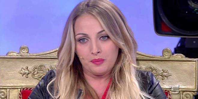 Uomini e Donne news: Rossella Intellicato e Lidia Vella sbugiardano Alessandro Calabrese