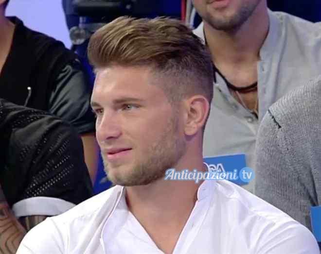 Uomini e Donne news: Salvatore sbotta su Facebook e alcune fans ci rimangono male