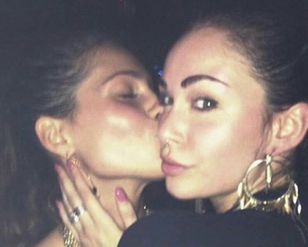 Uomini e Donne news troniste: Ludovica Valli e Valentina Dallari, baci e abbracci tra troniste
