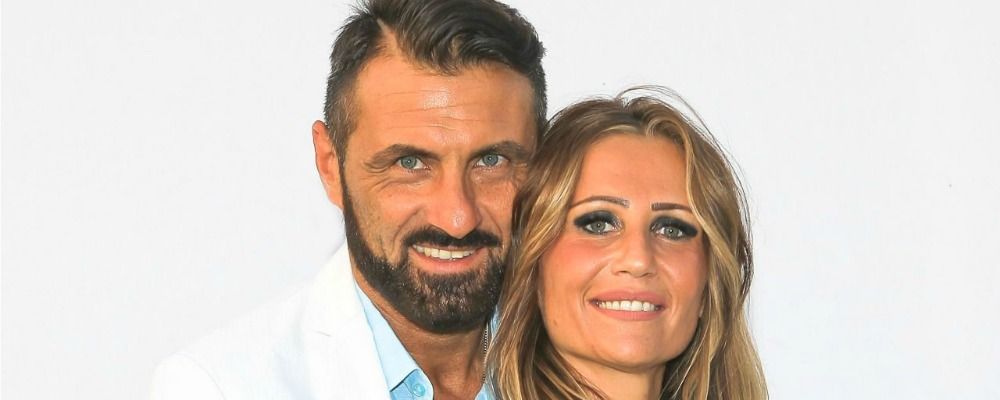 Uomini e Donne news, Ursula minaccia Sossio dopo l’annuncio della gravidanza: “Ti mollo”