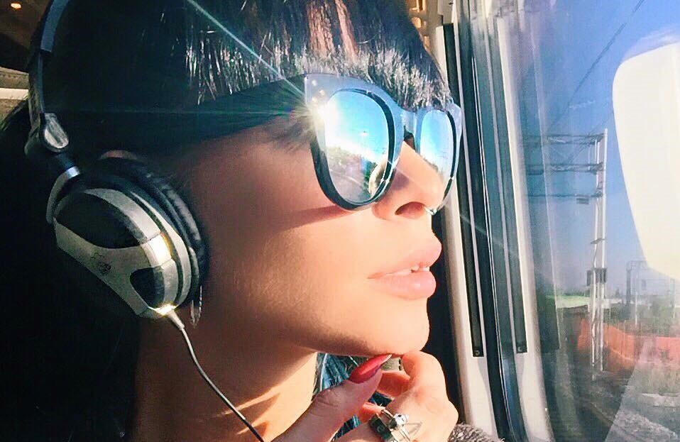 Uomini e Donne news: Valentina Dallari ancora contro Laura Molina, parolacce e droga al centro delle..