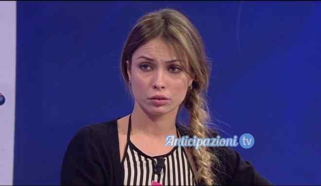 Uomini e Donne news, Valentina Rapisarda: foto-selfie tra le lenzuola di Andrea Cerioli?