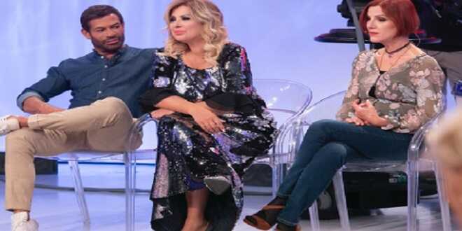 Uomini e Donne, nuova opinionista dal prossimo anno? Svelati i cambiamenti