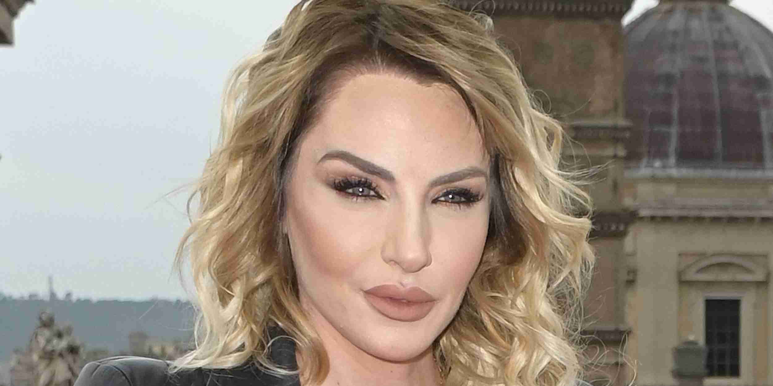 Veronica Ursida annuncia il suo libro e parla di Uomini e Donne
