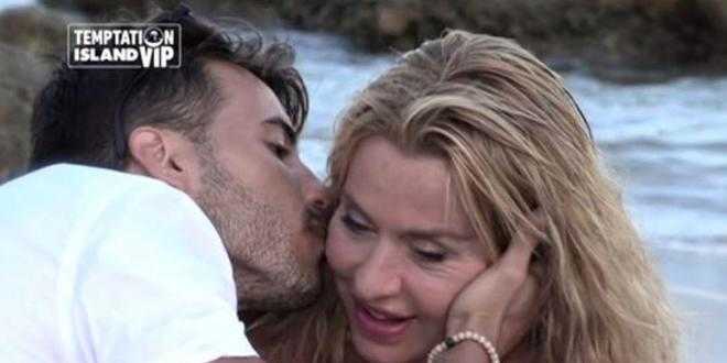 Temptation Island Vip, il gesto di Ivan prima del bacio a Valeria fa ridere tutti