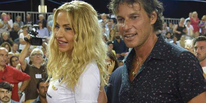 Temptation Island Vip, Valeria Marini perde la testa per un tronista