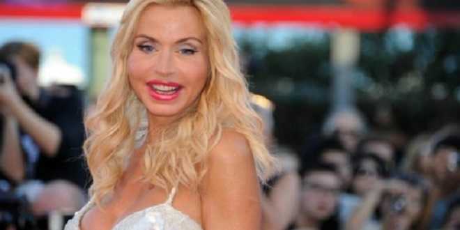 Temptation Island Vip: Valeria Marini tradisce il compagno con un tentatore?