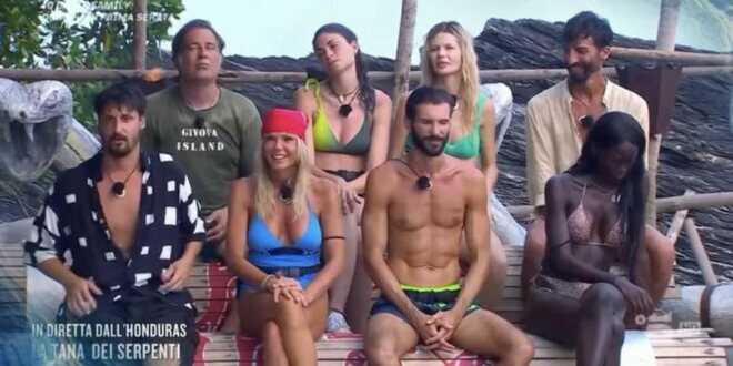 Triangolo amoroso a L’Isola dei Famosi 18? Chi sono i concorrenti coinvolti