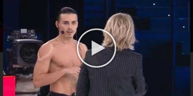 Amici 19, Maria De Filippi torna a parlare di Valentin: si è pentita di averlo cacciato?