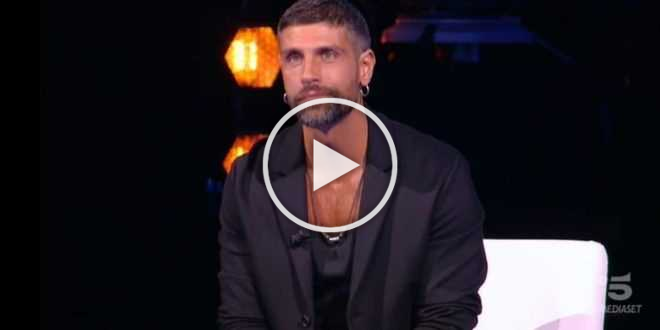 Isola dei Famosi 2021, Gilles Rocca torna in studio: “Contro di me accanimento mediatico”