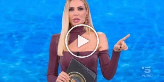 Isola dei Famosi 2022: ecco i primi quattro concorrenti, gli opinionisti e l’inviato