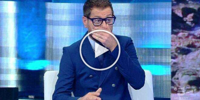 Isola dei Famosi 2023, Enrico Papi fa arrabbiare il regista Roberto Cenci: il duro richiamo in diretta TV