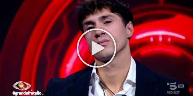Grande Fratello 2023, Mirko Brunetti viene a conoscenza del bacio tra Greta Rossetti e Vittorio Menozzi: il suo commento