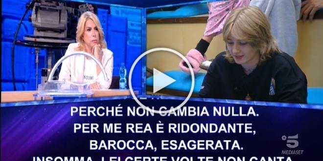 Amici 21, Anna Pettinelli “massacra” Rea: “Non canta, ulula come un lupo alla luna”