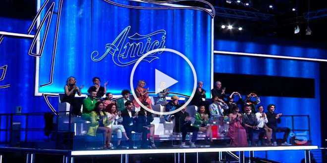 Amici 21, anticipazioni sesto serale: un solo eliminato, polemiche in studio