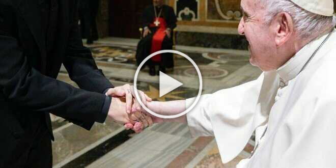 Amici 22, Aka7even incontra Papa Francesco: “Un’emozione unica”
