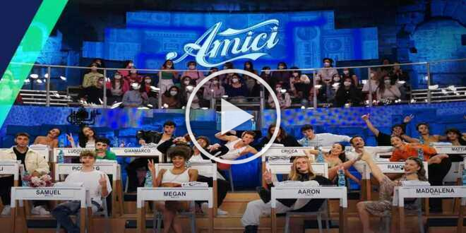 Amici 22, un’altra coppia è in crisi: il confronto