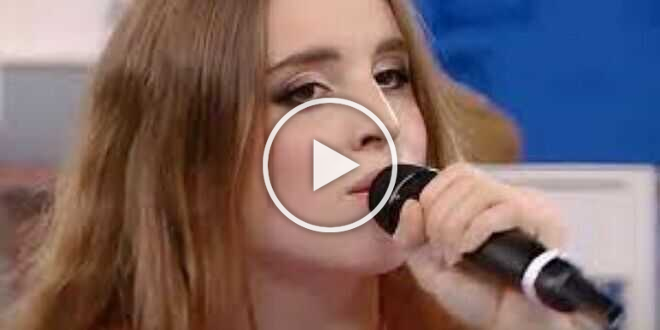 Amici 22, Angelina Mango nella bufera: ” Si ritiri dalla competizione”