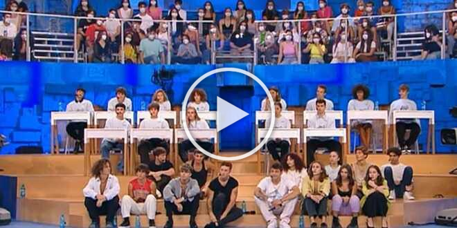 Amici 22, anticipazioni seconda registrazione: una maglia sospesa, lite Zerby-Arisa