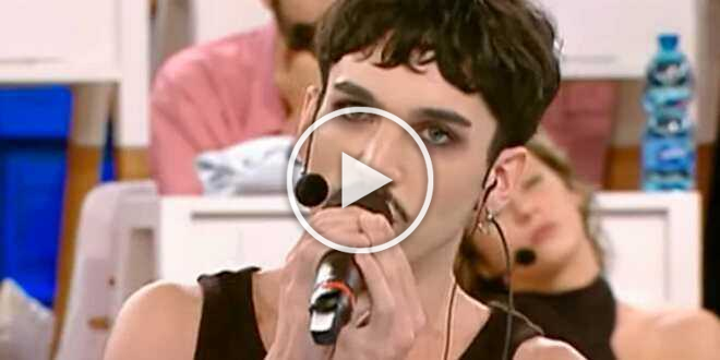 Amici 22, Maria De Filippi telefona in privato a Piccolo G: la reazione di Rudy sorprende