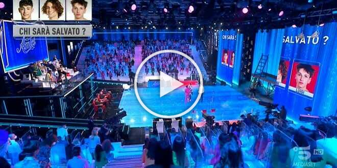 Amici 22, dietro le quinte veleni e retroscena: coinvolti due allievi e due giudici