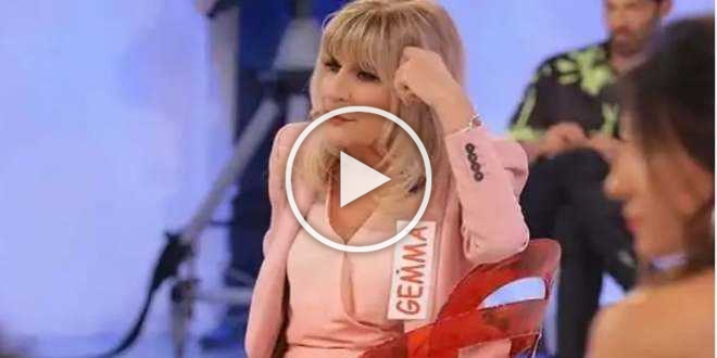 Uomini e Donne puntata di oggi 3-11-20: nuova delusione per Gemma, un bacio inaspettato
