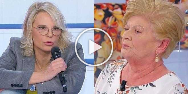 Uomini e Donne, Alessandro in lacrime: la De Filippi smaschera Pinuccia