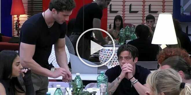 Grande Fratello, Alessio Falsone fa un gesto orribile verso Federico Massaro: intervengono gli autori
