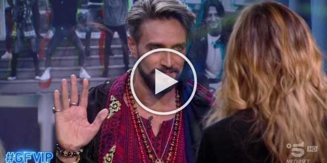 GF Vip, Alex Belli ha trascorso la notte in hotel con una donna: lo scoop