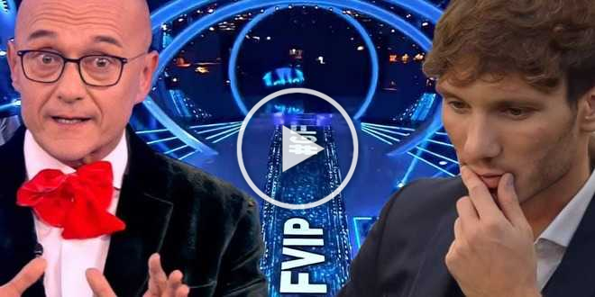 GF Vip, Alfonso Signorini lancia una frecciatina ai Bortuzzo