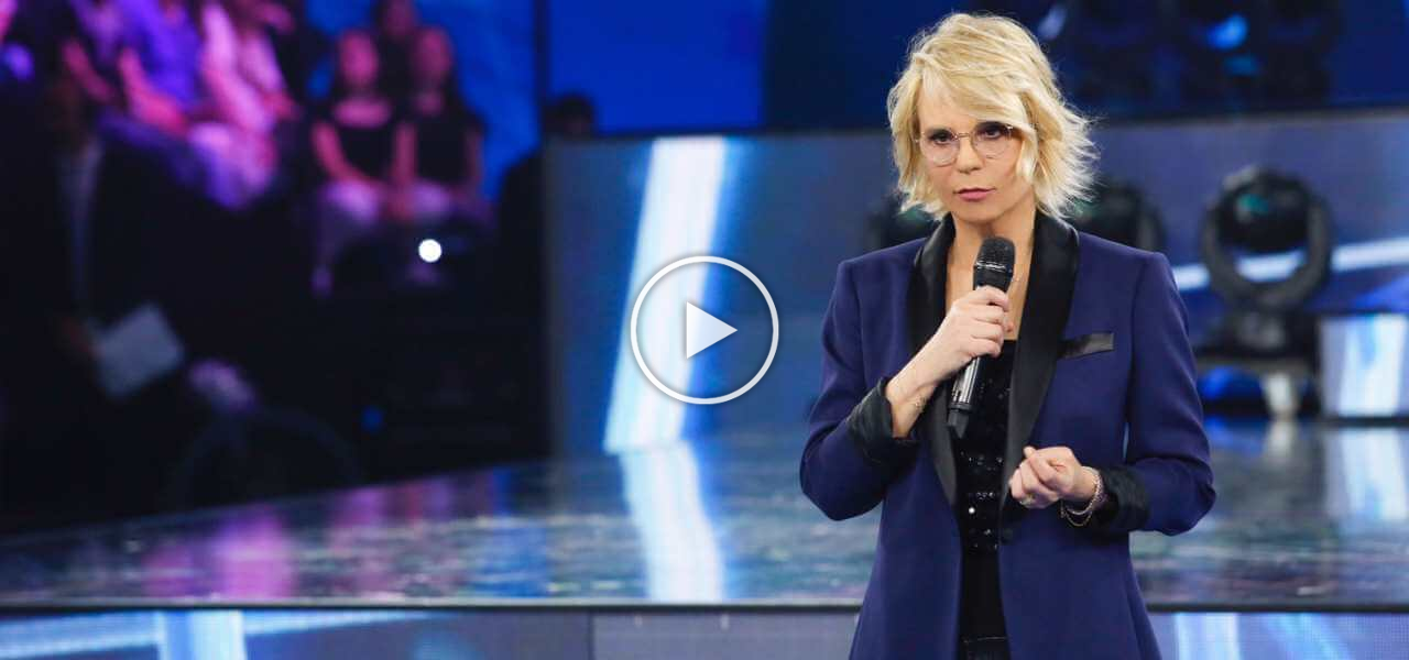 Amici 18, direttore artistico sospeso per molestie sessuali: come reagirà la De Filippi?