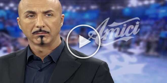 Amici 22, gli allievi cantano in playback? La clamorosa scoperta di un ex professore