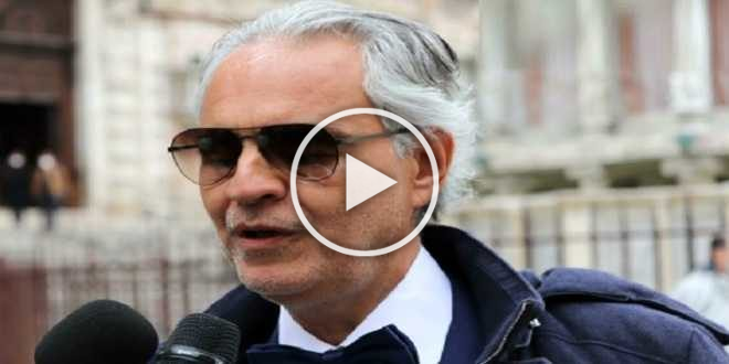 Andrea Bocelli e la sua posizione sull’aborto, il web si infuria: “Hai mentito”