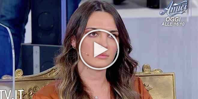 Uomini e Donne news, tutti in lacrime per Andrea Nicole: l’ intervento inaspettato della madre