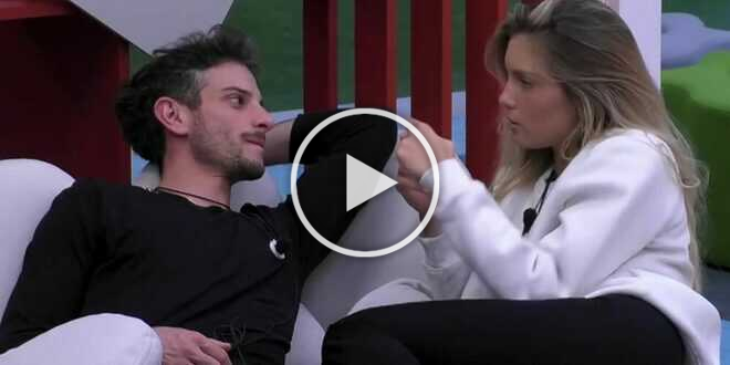 GF 2023, Anita Olivieri e Giuseppe Garibaldi aggirano i microfoni e parlano di un autore