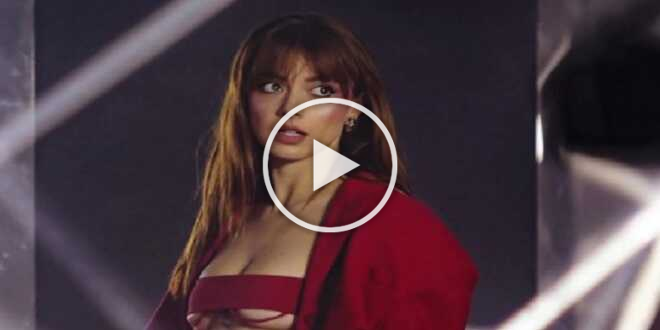 Annalisa Scarrone, numeri da capogiro: ecco quanto ha guadagnato la regina dell’estate
