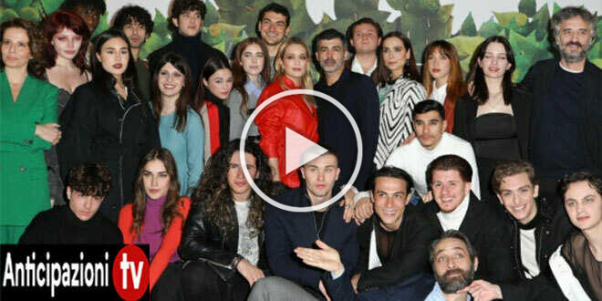 Con chi si frequentano gli attori della serie Mare Fuori?